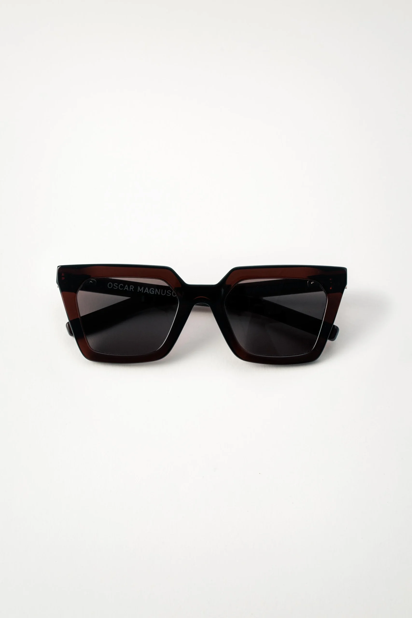 OSCAR MAGNUSON Gaff OM3 Toga Red